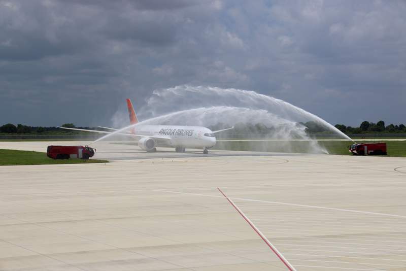 TAAG Angola Receives First Boeing 787 Dreamliner