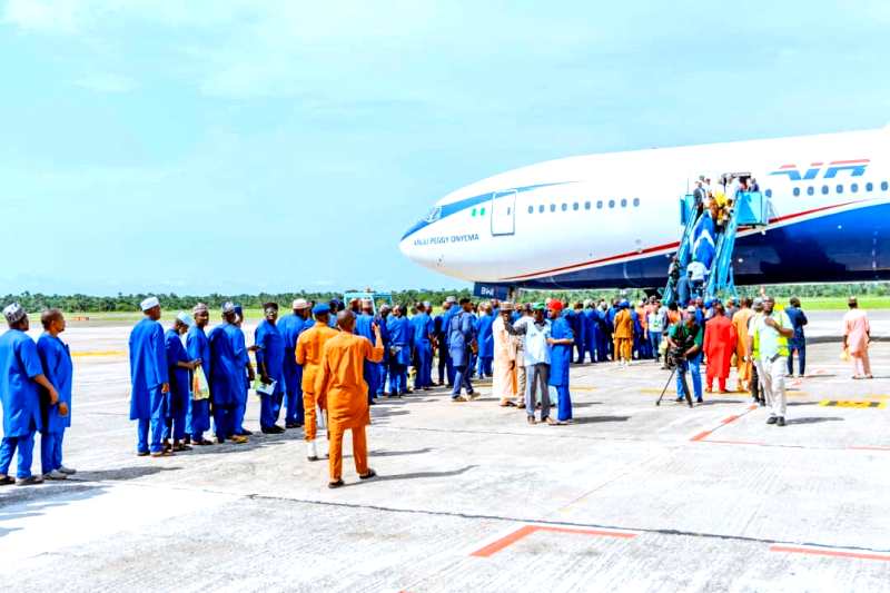 Air Peace Airlifts 315 Pilgrims In A First-Ever International Flight From Owerri