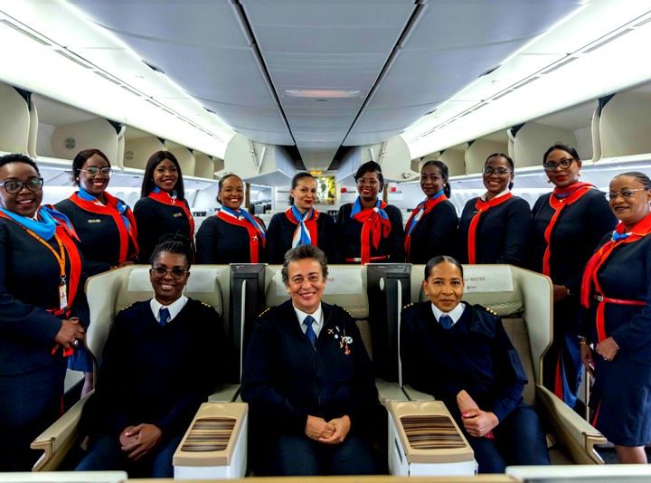 TAAG Angola Celebrates African Women’s Day With Special All-Female Crew Flight