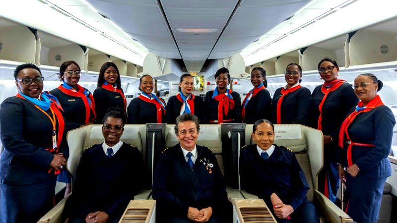 TAAG Angola Celebrates African Women’s Day With Special All-Female Crew Flight