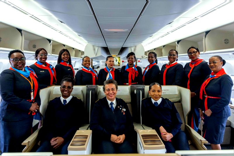 TAAG Angola Celebrates African Women’s Day With Special All-Female Crew Flight