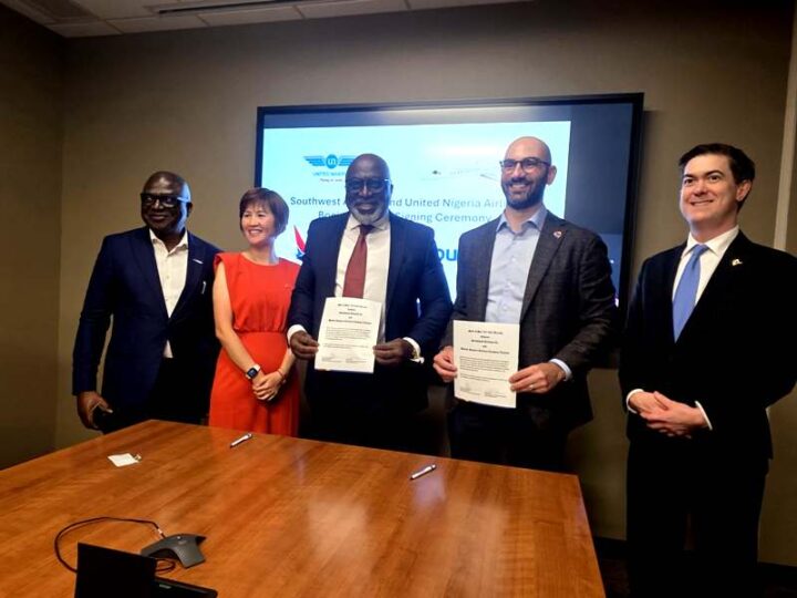 United Nigeria Airlines, Southwest  Airlines Seal Agreement For B737-800 Delivery