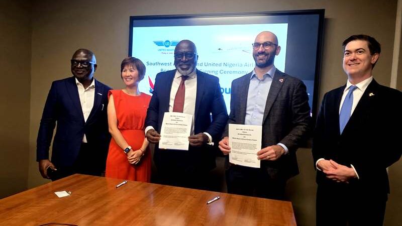 United Nigeria Airlines, Southwest  Airlines Seal Agreement For B737-800 Delivery