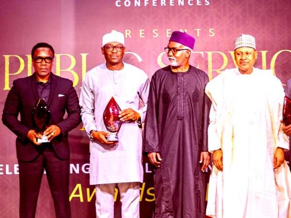 Aviation Minister, NiMET DG Win BusinessDay’s Excellence In Public Service Award