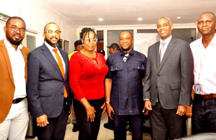 ATSSSAN President Visits Aero Contractors CEO