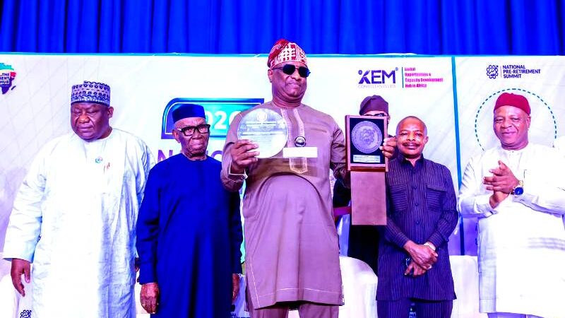 Aviation Minister Receives ‘Workers Minister Of The Decade Award’ At NPS 2026