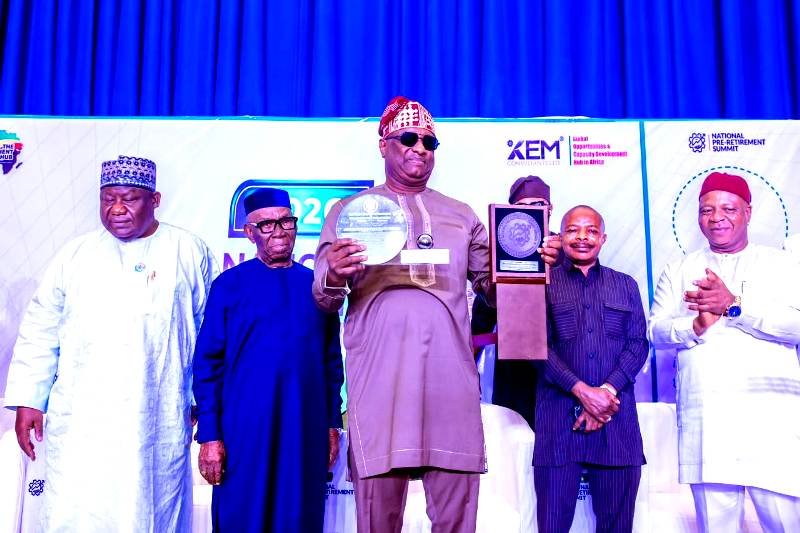 Aviation Minister Receives ‘Workers Minister Of The Decade Award’ At NPS 2026